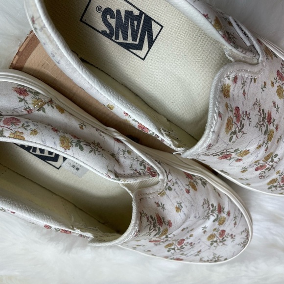 Vans Classic Slip-On Floral Sneakers - Picture 9 of 11